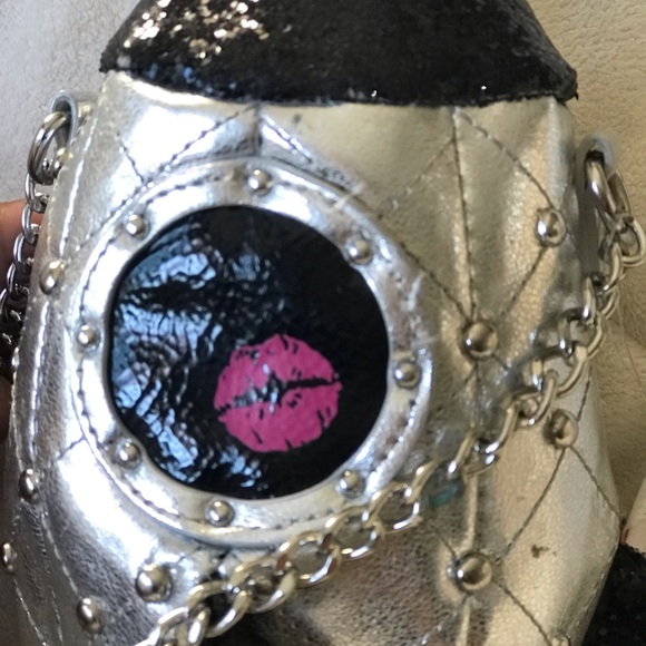 Betsey Johnson ‘Gimme Some Space’ Crossbody Rocket - Picture 3 of 7